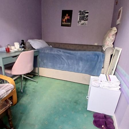 Cosy Single Room Only For Ladies In Tower Bridge Лондон Екстериор снимка